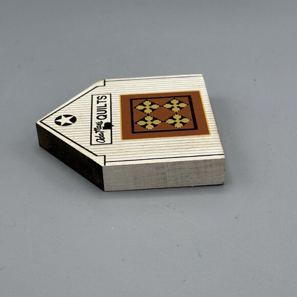 1991 Ada Mae's Quilt Barn Cat's Meow OH Amish Series Wooden Village Shelf Sitter - Picture 4 of 9